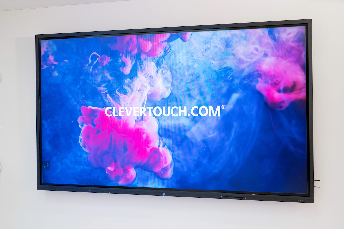 Vorschau: Clevertouch UX Pro 98" Touch Display