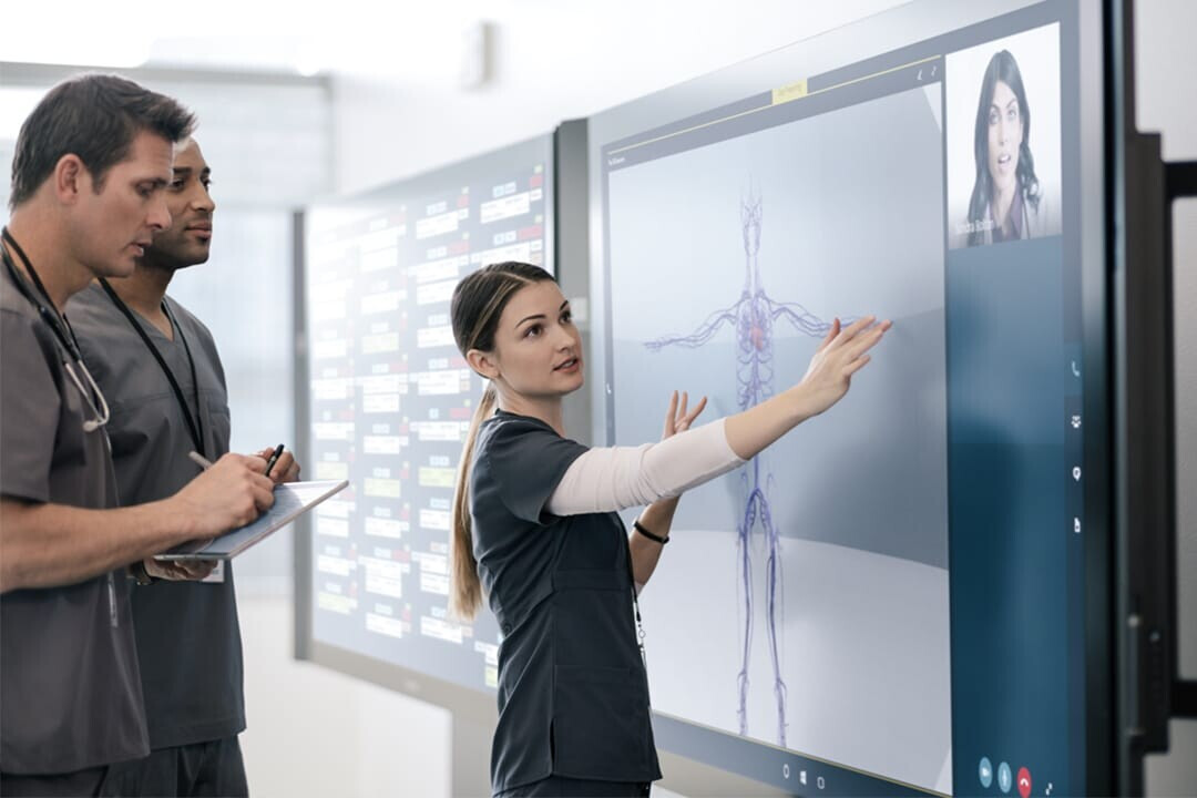 Vorschau: Microsoft Surface Hub 84" Touchscreen mit 4K Auflösung