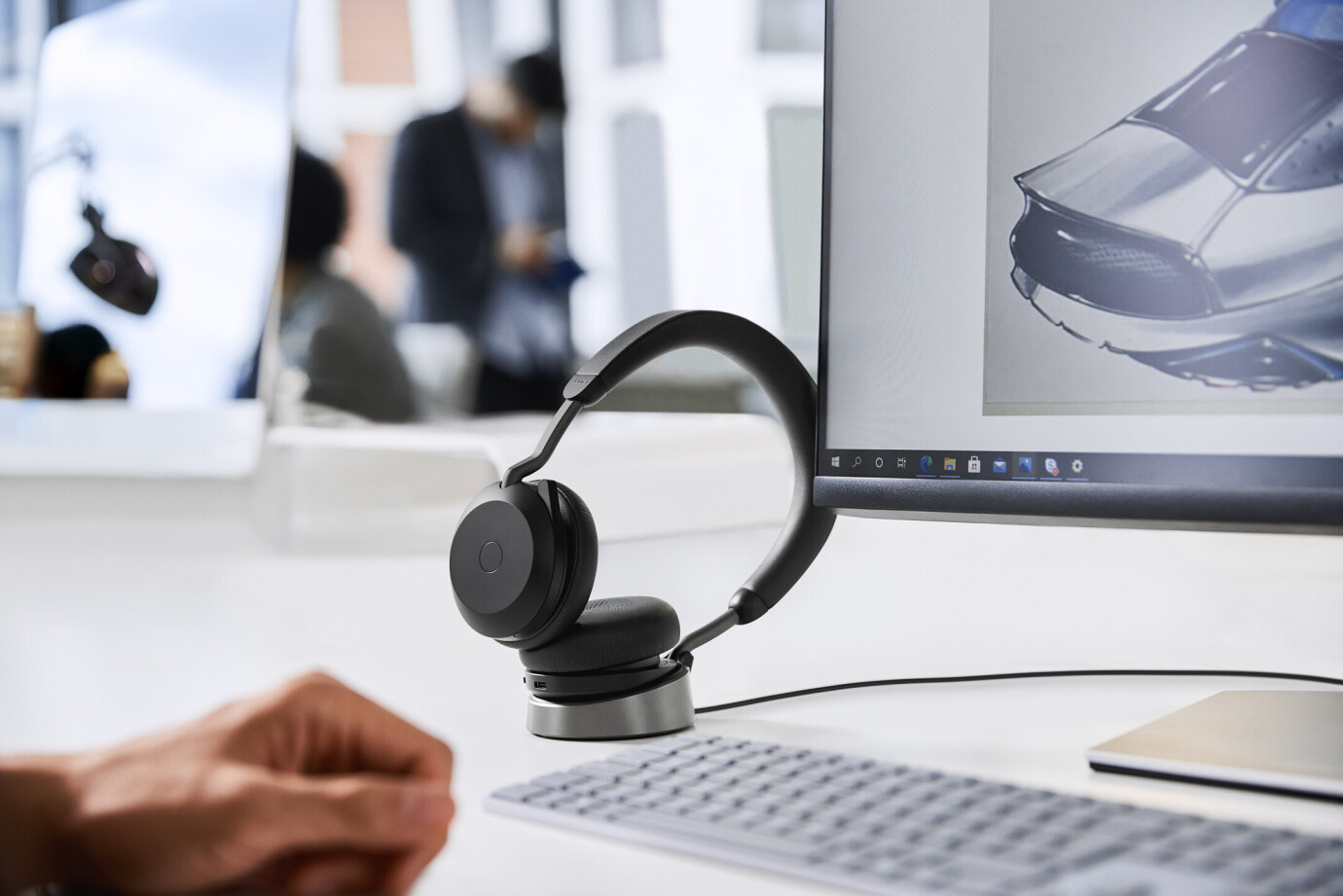 Vorschau: Jabra Evolve2 75 Schnurloses Stereo-Headset für UC mit Desk Stand, Bluetooth, USB-C, schwarz