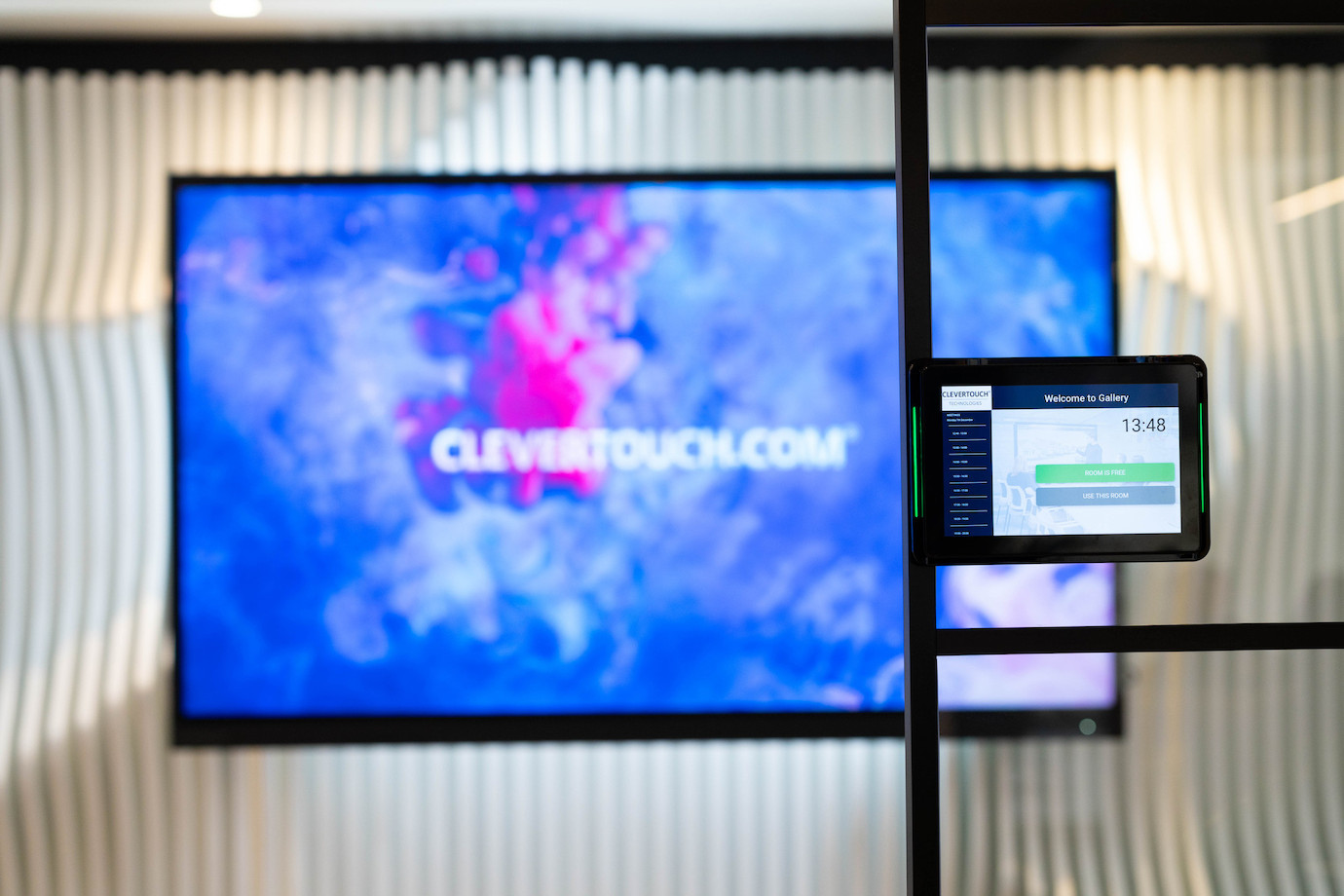 Vorschau: Clevertouch 10" LiveRooms Touch Raumbuchungssystem