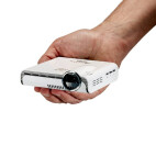 Vorschau: Aiptek PocketCinema A100W Mini Beamer mit 120 ANSI-Lumen und WVGA Vorschau: Aiptek PocketCinema A100W Mini Beamer mit 120 ANSI-Lumen und WVGA