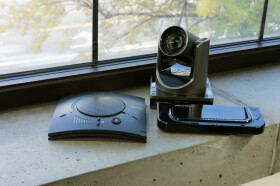ClearOne COLLABORATE Versa150 BYOD-Medien-Kollaborationssystem für mittelgroße Räume