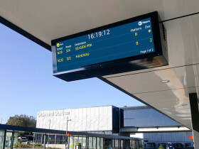 DynaScan DS371BT4 37" Digital Signage Display