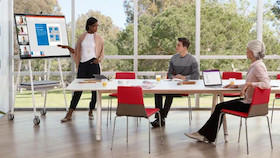 Steelcase Roam Rollständer für Surface Hub 2S