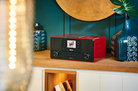 Block Aurora Stereoanlage mit integrierten Lautsprechern für kräftigen Sound in Hochglanz Rot