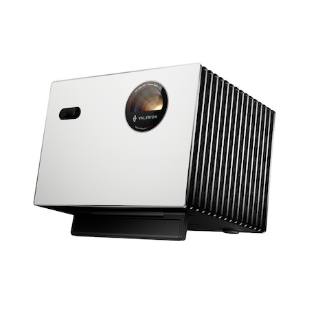 Valerion StreamMaster Plus 2 4K Triple Laser-Projektor mit ultraschneller Gaming-Performance und sma