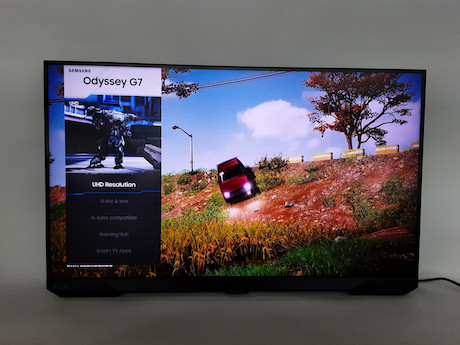 Samsung 32" Smart Gaming Odyssey G70B Monitor - Demoware (leicht beschädigt)