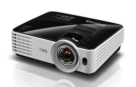 BenQ MX620ST Kurzdistanzbeamer mit 3000 ANSI-Lumen und XGA Auflösung