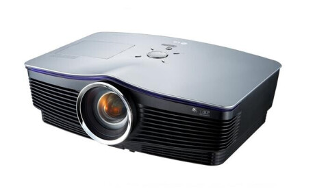 LG BX403B Beamer mit 4000 ANSI-Lumen und XGA Auflösung