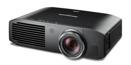 Panasonic PT-AT6000E Heimkino Beamer mit 2400 ANSI-Lumen und Full-HD