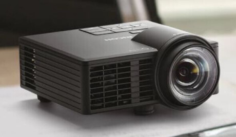 Ricoh PJ WXC1110 Mini Beamer mit 600 ANSI-Lumen und WXGA Auflösung