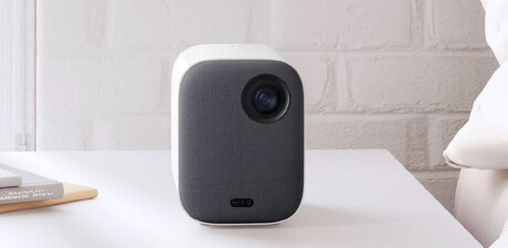 Xiaomi Mi Smart Compact Mini-Beamer mit 500 Lumen und Full HD Auflösung