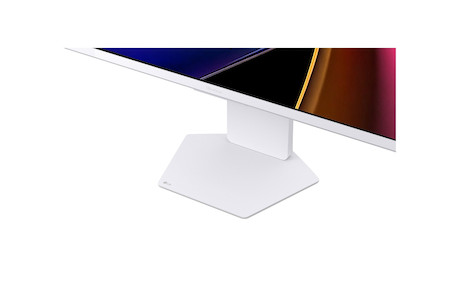 LG UltraGear 32G810SA-W 32" 144 Hz UHD 4K AI Smart Gaming Monitor