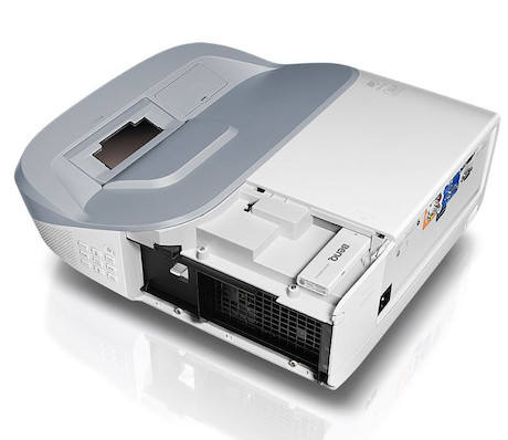 BenQ MW864UST Kurzdistanzbeamer mit 3300 ANSI-Lumen und WXGA Auflösung