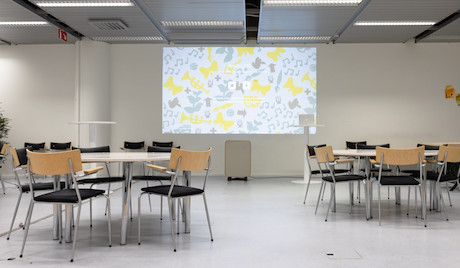 Artome S2 mobiles All-in-One-System mit integriertem Sound sowie Platz für Projektor und Konferenzte