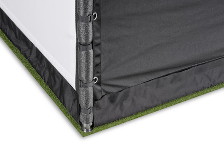 celexon FAIRWAY Professional Golf-Simulator-Abschlagbox 4 × 2,5 × 1,5 m mit 4K-Impact-Tuch