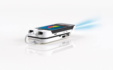 Aiptek MobileCinema i55 Mini Beamer mit 50 ANSI-Lumen und VGA