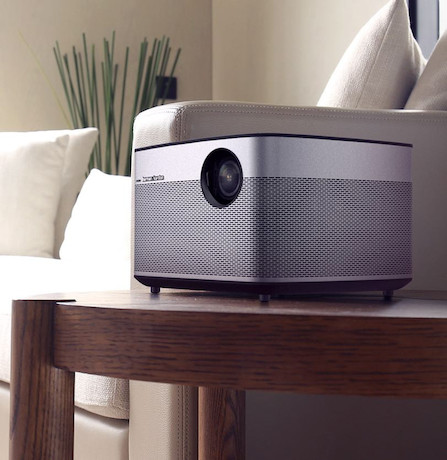 XGIMI H1 Mini Beamer mit 900 ANSI-Lumen und Full-HD Auflösung