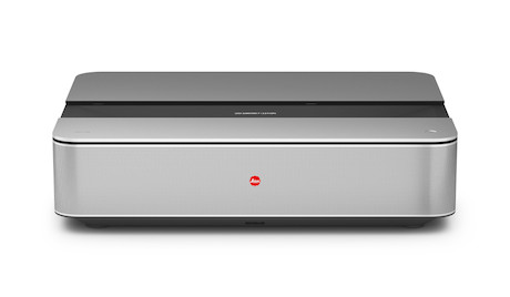 Leica Cine 1 80” Laser TV Beamer mit 3.000 ANSI-Lumen und 4K UHD