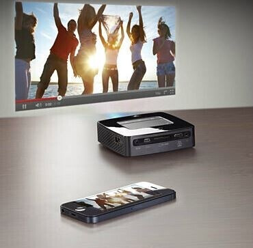 Philips PPX3610 - PicoPix Mini Beamer mit 100 ANSI-Lumen und WVGA