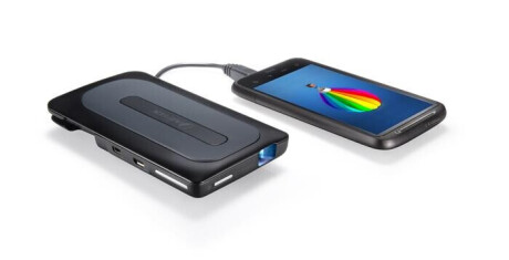 Aiptek MobileCinema A50P Mini Beamer mit 50 ANSI-Lumen und VGA