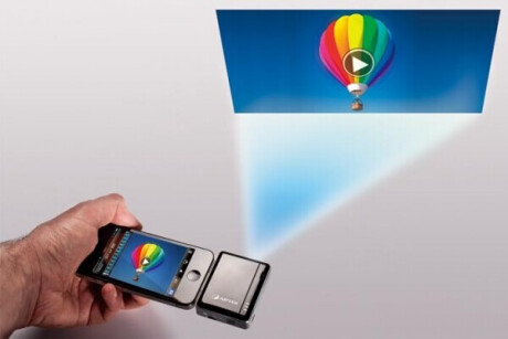 Aiptek MobileCinema i20 Mini Beamer mit 12 ANSI-Lumen und QHD