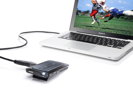 Aiptek MobileCinema A50P Mini Beamer mit 50 ANSI-Lumen und VGA