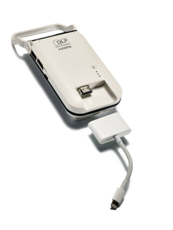 Aiptek MobileCinema i60 Mini Beamer mit 70 ANSI-Lumen und VGA