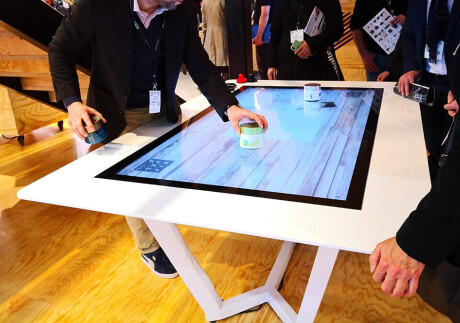 NEC 65" MultiTouch-Tisch mit Objekterkennung