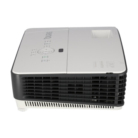 BenQ MX704 Beamer mit 4000 ANSI-Lumen und XGA Auflösung