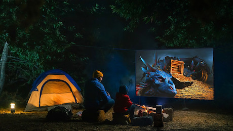 XGIMI Halo+ GTV Full HD Beamer mit Google TV, automatischer Bildanpassung und integriertem Akku für